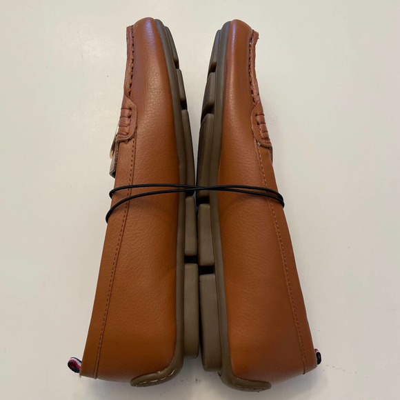 NWOT Tommy Hilfiger Harmen Loafer Shoes Flats Size 8 Faux Leather - Picture 8 of 9